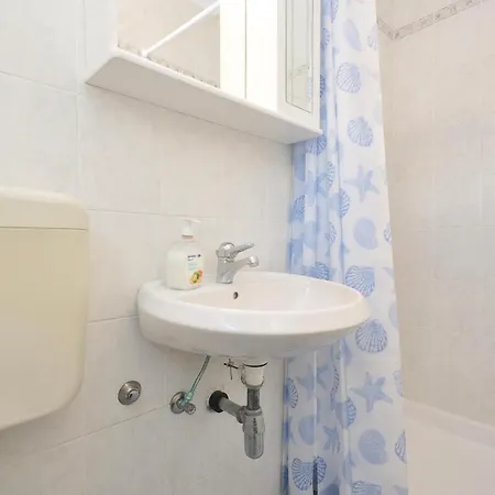 Appartement 46 *