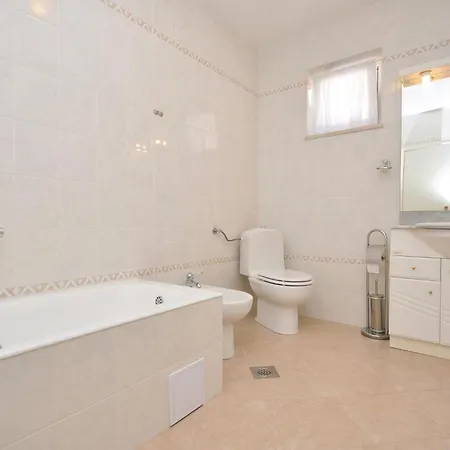 Apartment 3 Bedroom Awesome In *