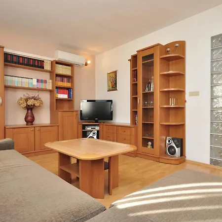 3 Bedroom Awesome In * Pucisca