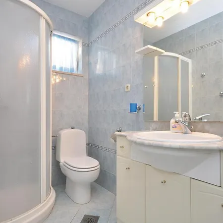 46 Apartment *