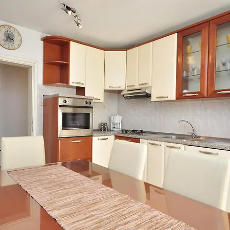 3 Bedroom Awesome In