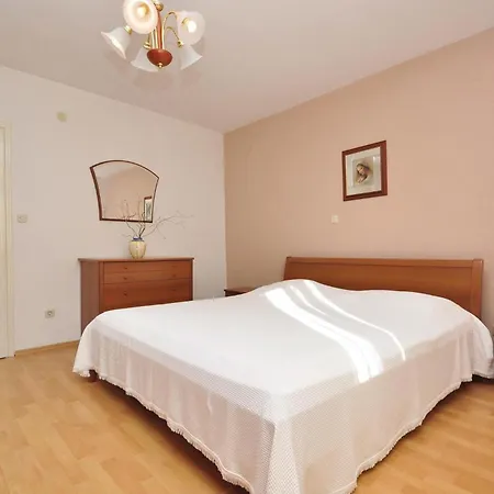 3 Bedroom Awesome In * Pucisca
