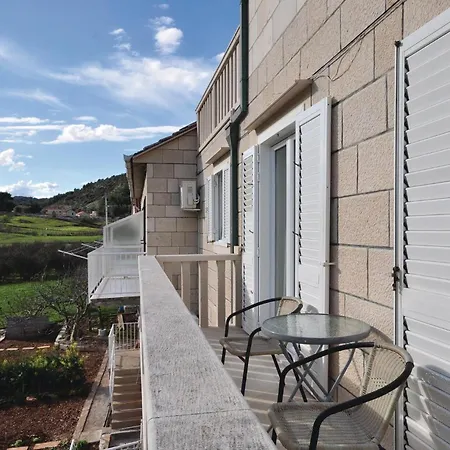 Apartment 3 Bedroom Awesome In