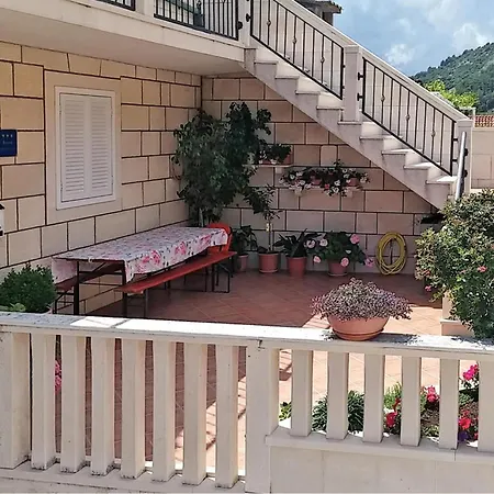 3 Bedroom Awesome In *