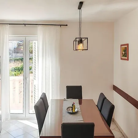 Lägenhet Fantastisk Lägenhet I Pucisca Med Wifi Pucisca