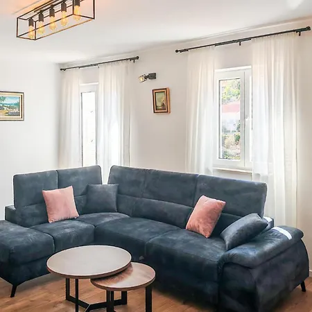 Stunning Apartment In Pucisca With Wifi Pucisca