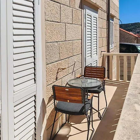 Stunning Apartment In Pucisca With Wifi
