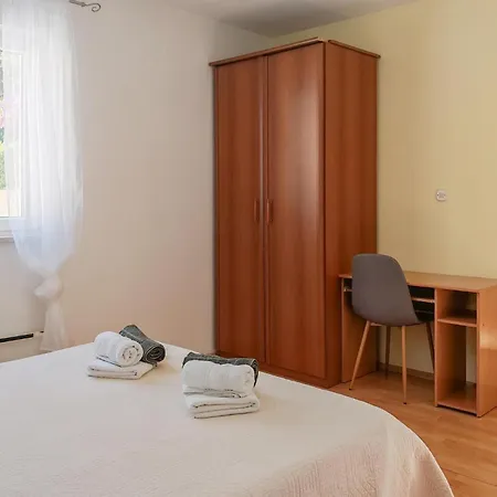 Stunning Apartment In Pucisca With Wifi Διαμέρισμα Pucisca