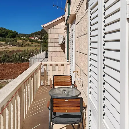 Stunning Apartment In Pucisca With Wifi Pucisca